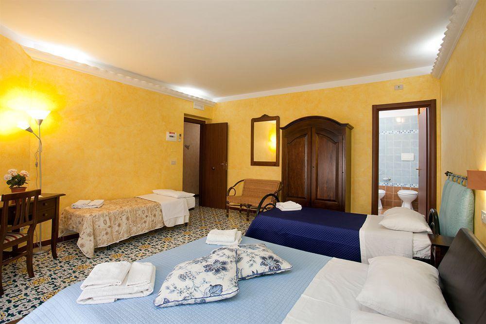 Kunesias Bed & Breakfast 3*