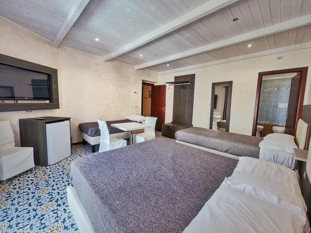 Kunesias Bed & Breakfast 3*