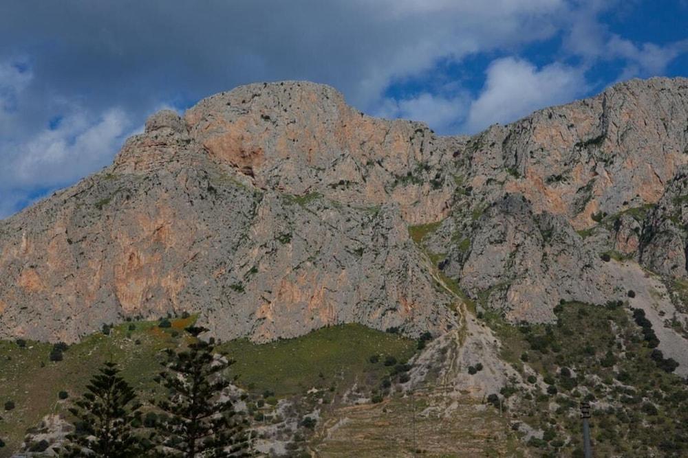 Bed & Breakfast Kunesias 3*