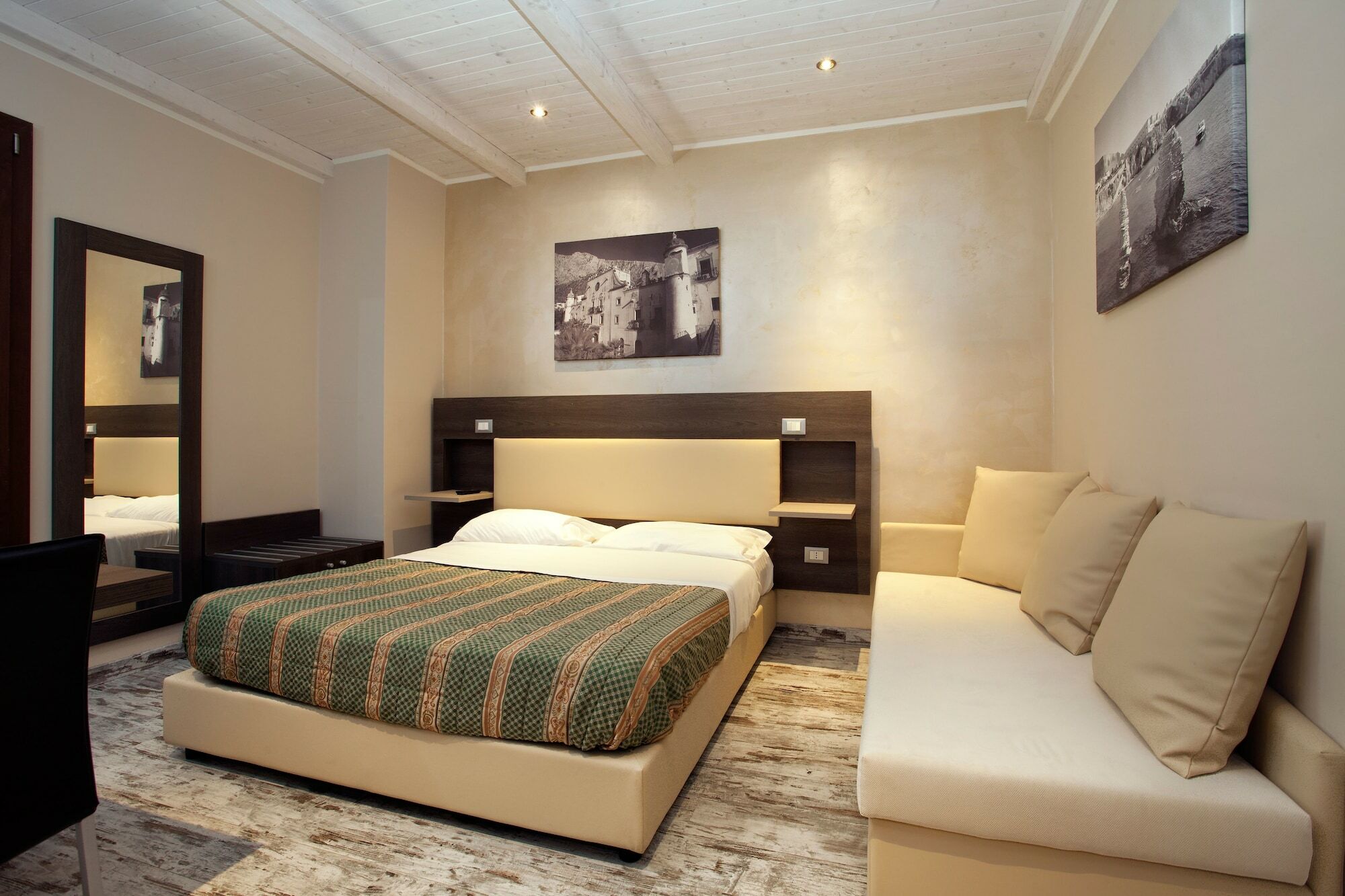 Kunesias Bed & Breakfast 3*